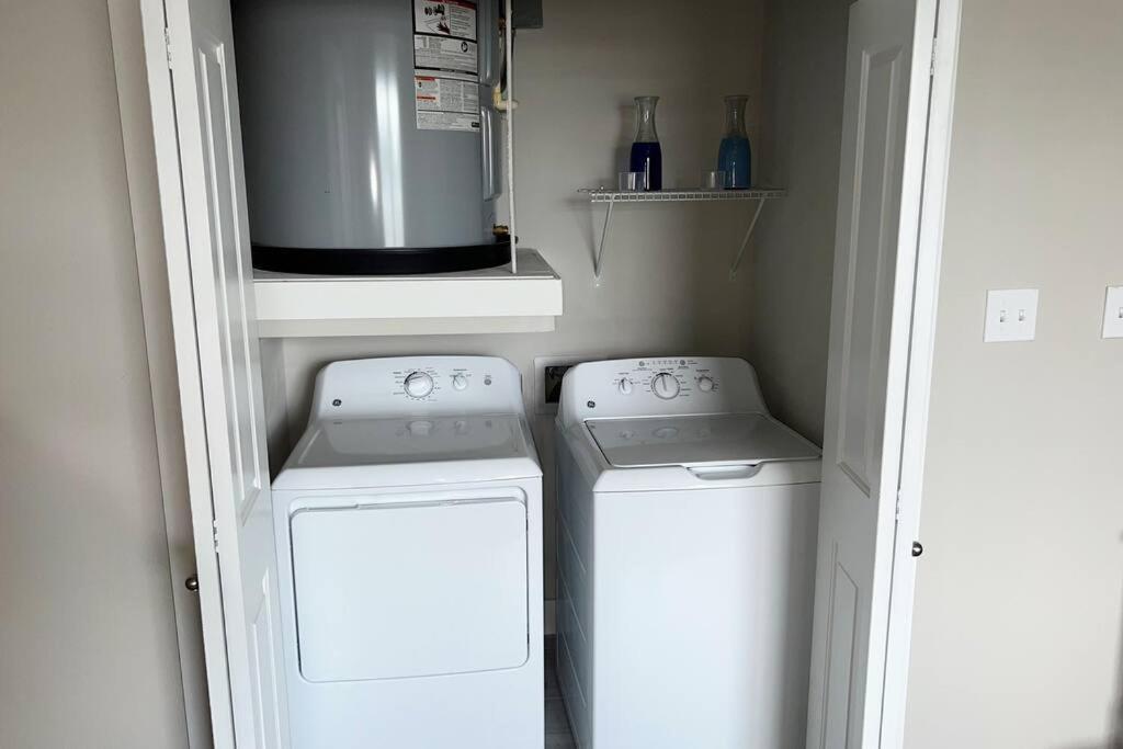 Welcome To Our Spacious 2-Bedroom 2-Bathroom Located In The City Of Houston, Texas! Exterior photo
